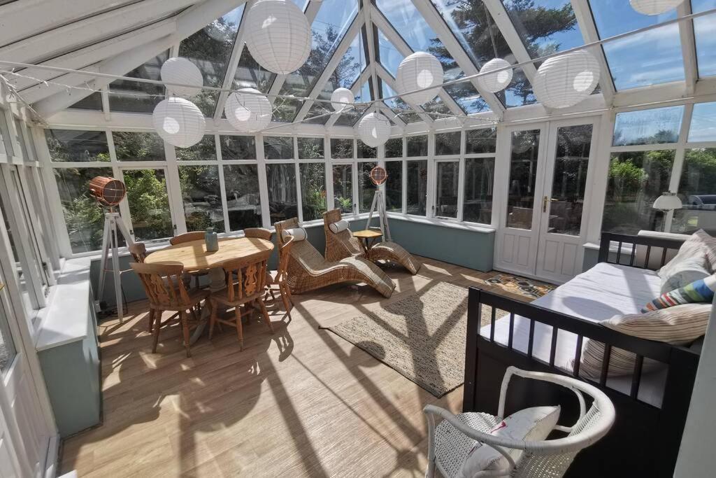 Вілла Cosy, Coastal Retreat With A Large Garden Monreith Екстер'єр фото