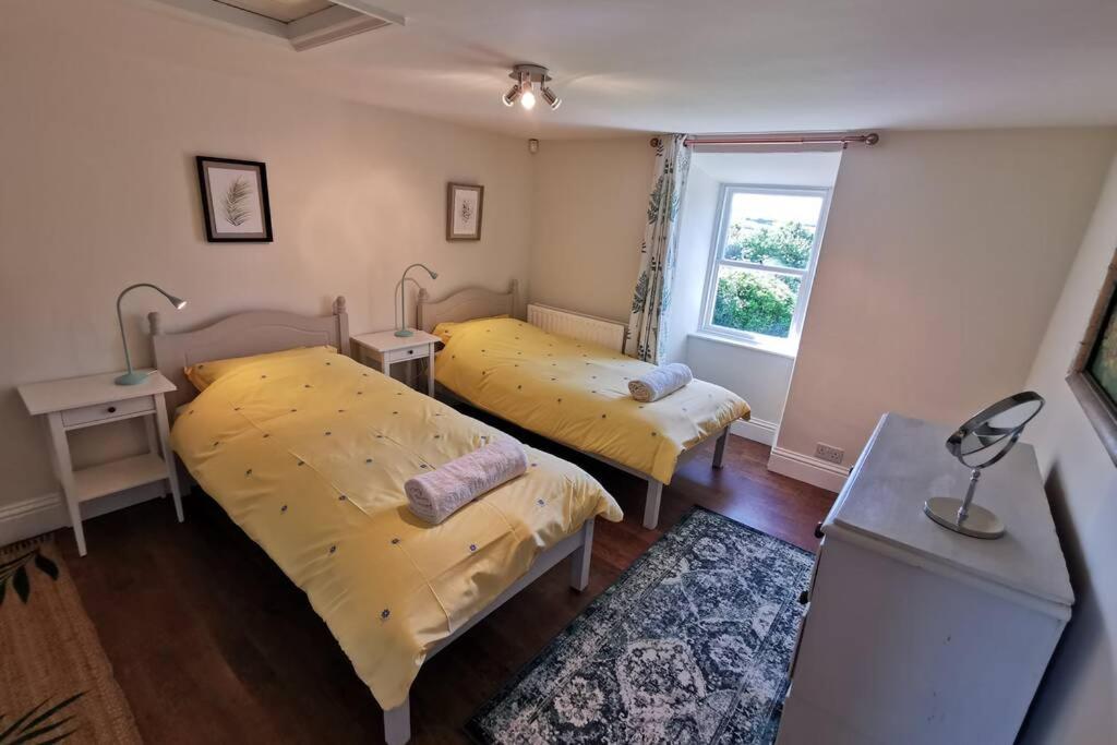 Вілла Cosy, Coastal Retreat With A Large Garden Monreith Екстер'єр фото